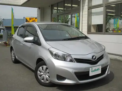 カタログ画像：ヴィッツ （VITZ） Ｆ スマイルエディション 2012年5月 DBA-NSP135 1300cc シルバーメタリック 燃費18.0km / l メイン（その他）