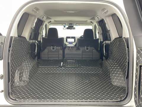 カタログ画像：ランドクルーザープラド （LAND CRUISER PRADO） ＴＸ 2022年8月 3BA-TRJ150W 2700cc ホワイトパールクリスタルシャイン 燃費8.3km / l 内装