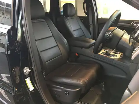 カタログ画像：ジープ・グランドチェロキー （JEEP GRAND CHEROKEE） ラレード 2019年1月 DBA-WK36T 3600cc ダイアモンドブラッククリスタルパールコート 燃費9.6km / l 外装