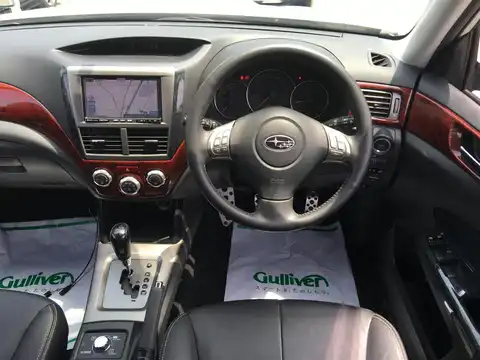 カタログ画像：フォレスター （FORESTER） ２．０ＸＴ ブラックレザーセレクション 2009年12月 DBA-SH5 2000cc サテンホワイト・パール 燃費12.2km / l 内装