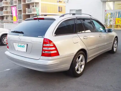 カタログ画像：Ｃクラスステーションワゴン （C-CLASS STATIONWAGON） Ｃ２３０コンプレッサー ステーションワゴン アバンギャルド 2004年6月 GH-203240 1800cc キューバナイトシルバーorブリリアントシルバー 燃費10.8km / l バック