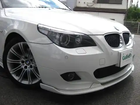 カタログ画像：５シリーズ （5 SERIES） ５３０ｉツーリング Ｍスポーツパッケージ 2005年11月 ABA-NL30 3000cc 燃費8.6km / l 外装