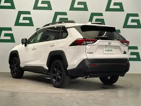 カタログ画像：ＲＡＶ４ （RAV4） アドベンチャー オフロードパッケージⅡ 2024年12月 6BA-MXAA54 2000cc スーパーホワイトⅡ 燃費15.2km / l バック