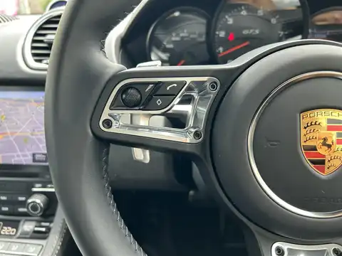 カタログ画像：７１８ケイマン （718 CAYMAN） ７１８ケイマンＧＴＳ ４．０ 2022年6月 7BA-982M40 4000cc ジェットブラックメタリック 内装