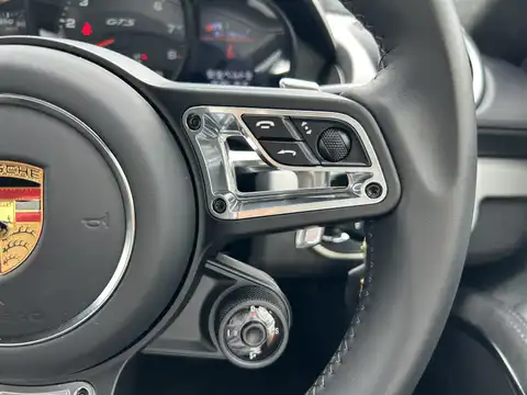 カタログ画像：７１８ケイマン （718 CAYMAN） ７１８ケイマンＧＴＳ ４．０ 2022年6月 7BA-982M40 4000cc ジェットブラックメタリック 内装