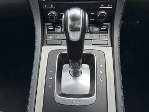 カタログ画像：７１８ケイマン （718 CAYMAN） ７１８ケイマンＧＴＳ ４．０ 2022年6月 7BA-982M40 4000cc ジェットブラックメタリック 内装