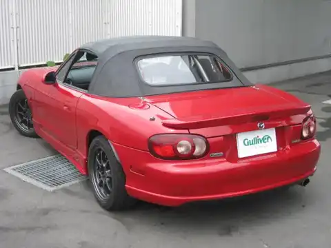 カタログ画像：ロードスター （ROADSTER） ターボ 2004年2月 GH-NB8C 1800cc ベロシティレッドマイカ 燃費12.2km / l バック