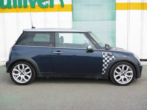 カタログ画像：ＭＩＮＩ （MINI） クーパー チェックメイト 2006年2月 GH-RA16 1600cc スペース・ブルー（メタリック） 燃費11.6km / l 外装