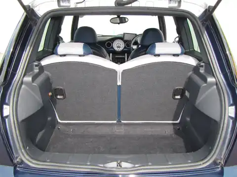 カタログ画像：ＭＩＮＩ （MINI） クーパー チェックメイト 2006年2月 GH-RA16 1600cc スペース・ブルー（メタリック） 燃費11.6km / l 内装
