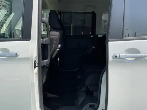 カタログ画像：ルーミー （ROOMY） カスタムＧ－Ｔ 2024年12月 4BA-M900A 1000cc パールホワイトⅢorブラックマイカメタリック×パールホワイトⅢ 燃費16.8km / l 内装