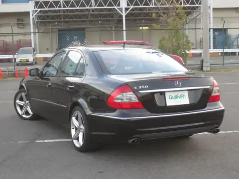 カタログ画像：Ｅクラス （E-CLASS） Ｅ３５０ アバンギャルドＳ 2008年1月 DBA-211056C 3500cc コルンバイトブラック（Ｍ）orオブシディアンブラック（Ｍ） 燃費8.6km / l バック