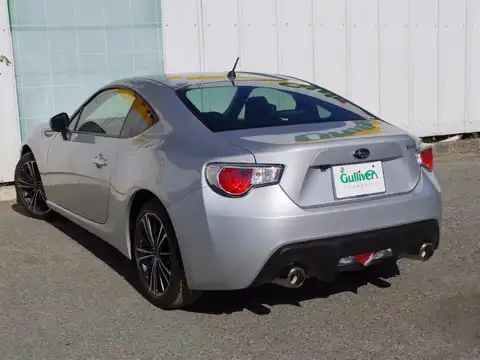 カタログ画像：ＢＲＺ （BRZ） Ｓ 2013年9月 DBA-ZC6 2000cc スターリングシルバー・メタリック 燃費12.4km / l バック