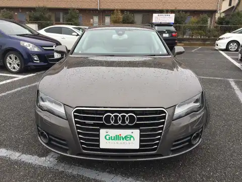 カタログ画像：Ａ７スポーツバック （A7 SPORTBACK） ３．０ＴＦＳＩクワトロ 2013年7月 DBA-4GCGWC 3000cc ウーロングレーメタリックorダコタグレーメタリック 燃費11.0km / l フロント