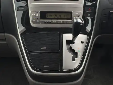 カタログ画像：アルファードＧ （ALPHARD G） ＡＳ リミテッド・デュアルＡＶＮスペシャル 2005年9月 DBA-ANH10W 2400cc ホワイトパールマイカ 燃費9.7km / l 内装