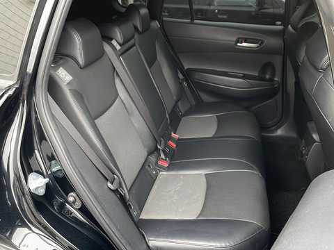 カタログ画像：カローラクロス （COROLLA CROSS） ハイブリッド Ｚ 2021年9月 6AA-ZVG11 1800cc プラチナホワイトパールマイカ 燃費26.2km / l 内装