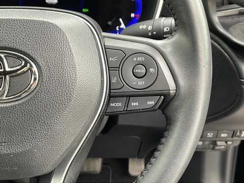 カタログ画像：カローラクロス （COROLLA CROSS） ハイブリッド Ｚ 2021年9月 6AA-ZVG11 1800cc プラチナホワイトパールマイカ 燃費26.2km / l 内装