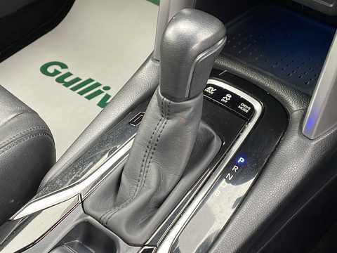 カタログ画像：カローラクロス （COROLLA CROSS） ハイブリッド Ｚ 2021年9月 6AA-ZVG11 1800cc プラチナホワイトパールマイカ 燃費26.2km / l 内装
