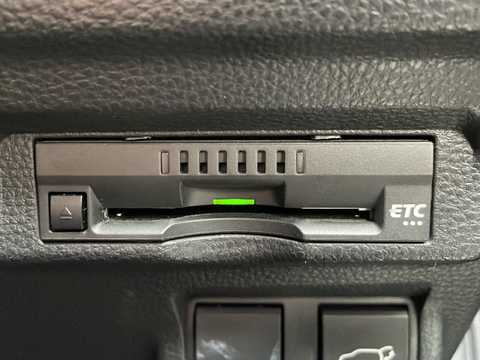 カタログ画像：カローラクロス （COROLLA CROSS） ハイブリッド Ｚ 2021年9月 6AA-ZVG11 1800cc プラチナホワイトパールマイカ 燃費26.2km / l 内装