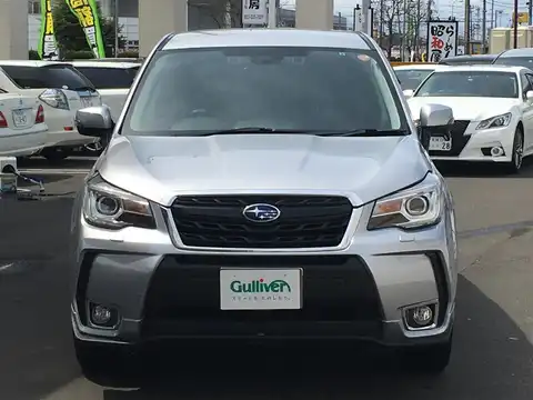 カタログ画像：フォレスター （FORESTER） ２．０ＸＴ アイサイト 2017年4月 DBA-SJG 2000cc アイスシルバー・メタリック 燃費13.2km / l フロント