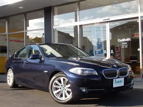 カタログ画像：５シリーズ （5 SERIES） ５２３ｉ ハイラインパッケージ 2011年10月 DBA-XG20 2000cc 燃費14.2km / l メイン（その他）