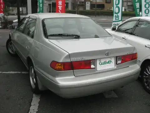 カタログ画像：カムリ （CAMRY） ２．２Ｆｏｕｒ Ｖセレクション 1999年8月 GF-SXV25 2200cc シルバーメタリック 燃費9.8km / l バック