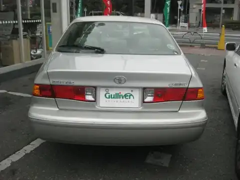 カタログ画像：カムリ （CAMRY） ２．２Ｆｏｕｒ Ｖセレクション 1999年8月 GF-SXV25 2200cc シルバーメタリック 燃費9.8km / l バック