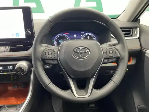 カタログ画像：ＲＡＶ４ （RAV4） Ｇ 2022年10月 6BA-MXAA54 2000cc アティチュードブラックマイカ 燃費15.2km / l 内装