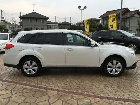 カタログ画像：レガシィアウトバック （LEGACY OUTBACK） ２．５ｉ Ｌパッケージ 2011年6月 DBA-BR9 2500cc サテンホワイト・パール 燃費13.2km / l 外装