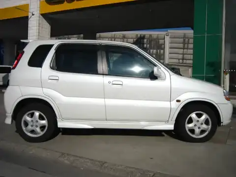 カタログ画像：スイフト （SWIFT） ＳＸ 2001年4月 LA-HT51S 1300cc パールホワイト 燃費16.4km / l 外装