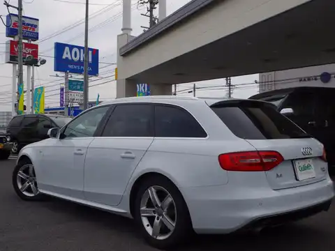 カタログ画像：Ａ４アバント （A4 AVANT） ２．０ＴＦＳＩクワトロ 2012年4月 DBA-8KCDNF 2000cc アイビスホワイトorグレイシアホワイトメタリック 燃費13.6km / l バック