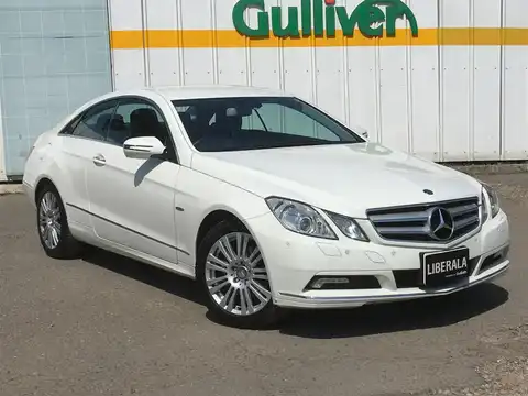 カタログ画像：Ｅクラス （E-CLASS） Ｅ２５０ ＣＧＩブルーエフィシェンシー クーペ 2009年10月 DBA-207347 1800cc カルサイトホワイト（Ｓ） 燃費11.2km / l メイン（その他）