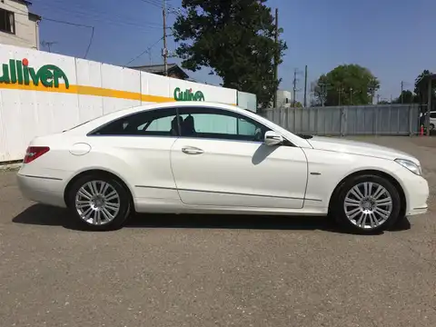 カタログ画像：Ｅクラス （E-CLASS） Ｅ２５０ ＣＧＩブルーエフィシェンシー クーペ 2009年10月 DBA-207347 1800cc カルサイトホワイト（Ｓ） 燃費11.2km / l 外装