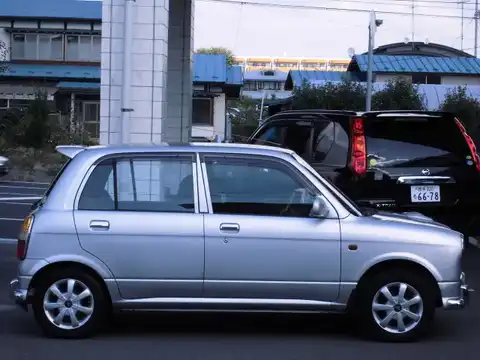 カタログ画像：ミラジーノ （MIRA GINO） ジーノ 2000年7月 GH-L710S 660cc シルバーメタリック 燃費17.0km / l 外装