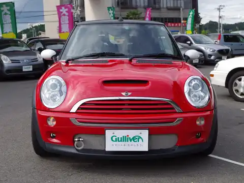 カタログ画像：ＭＩＮＩ （MINI） クーパーＳ コンバーチブル 2006年7月 GH-RH16 1600cc チリ・レッド（ソリッド） フロント