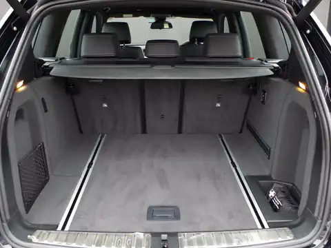 カタログ画像：Ｘ３ （X3） ｘＤｒｉｖｅ ２０ｄ Ｍスポーツ 2016年10月 LDA-WY20 2000cc ブラック・サファイア（メタリック・カラー） 燃費18.6km / l 内装