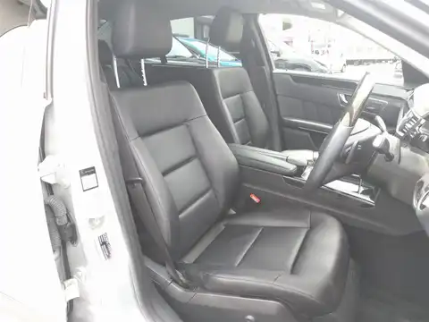 カタログ画像：Ｅクラス （E-CLASS） Ｅ３５０ アバンギャルド 2010年8月 DBA-212056C 3500cc パラジウムシルバー（Ｍ）orイリジウムシルバー（Ｍ） 燃費9.5km / l 内装