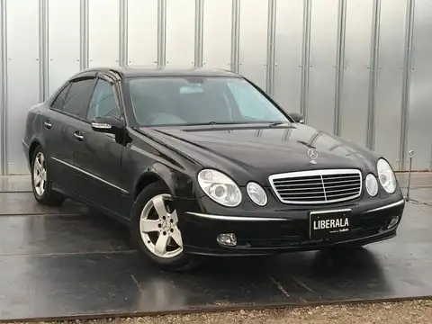 カタログ画像：Ｅクラス （E-CLASS） Ｅ３２０ アバンギャルド 2004年4月 GH-211065C 3200cc メラナイトブラック（Ｍ）ｏｒエメラルドブラック（Ｍ）ｏｒオブシディアンブラック（Ｍ） 燃費8.5km / l メイン（その他）