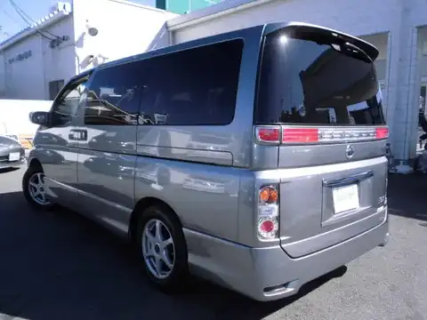 カタログ画像：エルグランド （ELGRAND） ハイウェイスター アーバンセレクション Ｊパッケージ 2006年8月 CBA-NE51 3500cc ダイヤモンドシルバー（Ｍ）orスパークリングシルバー（Ｍ） 燃費8.0km / l バック