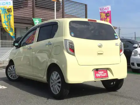 カタログ画像：ミライース （MIRA E:S） Ｘ リミテッドＳＡ 2015年4月 DBA-LA300S 660cc フェスタイエローorコットンアイボリー 燃費35.2km / l バック