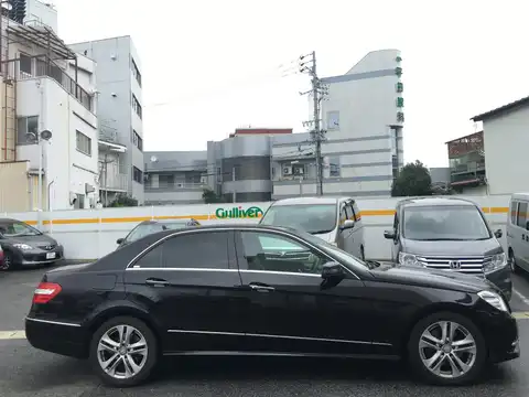 カタログ画像：Ｅクラス （E-CLASS） Ｅ３５０ アバンギャルド 2010年8月 DBA-212056C 3500cc ブラック（Ｓ）orオブシディアンブラック（Ｍ） 燃費9.5km / l 外装