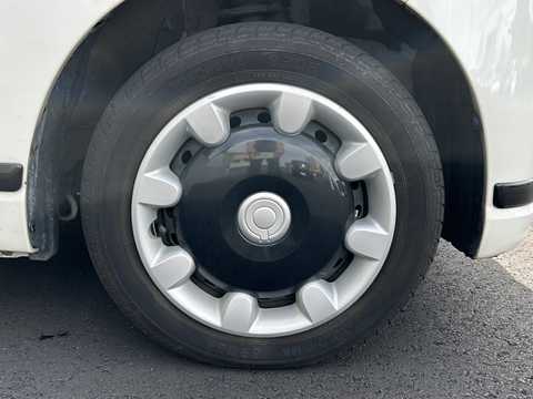 カタログ画像：ムーヴキャンバス （MOVE CANBUS） ＧブラックアクセントＶＳ ＳＡⅢ 2020年12月 5BA-LA810S 660cc パールホワイトⅢ 燃費19.6km / l タイヤ
