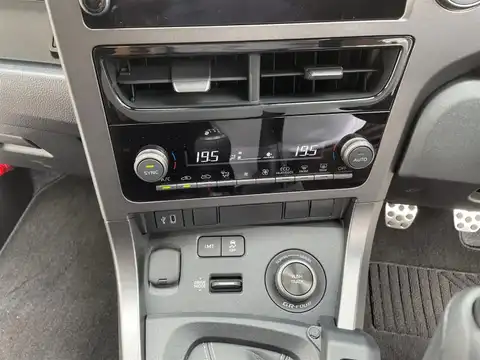 カタログ画像：ＧＲヤリス （GR YARIS） ＲＺ ハイパフォーマンス 2025年5月 4BA-GXPA16 1600cc プラチナホワイトパールマイカ 燃費12.4km / l 内装