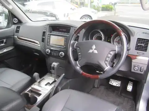 カタログ画像：パジェロ （PAJERO） ショート スーパーエクシード 2009年12月 CBA-V87W 3800cc クールシルバーメタリック 内装