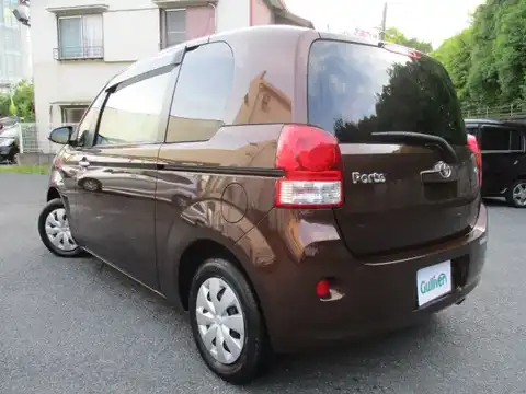 カタログ画像：ポルテ （PORTE） Ｘ 2015年7月 DBA-NSP141 1500cc ダークブラウンマイカメタリック 燃費22.2km / l バック