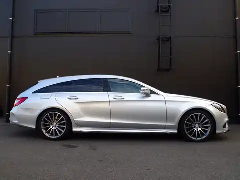 カタログ画像：ＣＬＳクラス シューティングブレーク （CLS-CLASS SHOOTING BRAKE） ＣＬＳ２２０ｄ シューティングブレーク ＡＭＧライン 2016年6月 LDA-218901 2200cc イリジウムシルバー（Ｍ）orダイヤモンドシルバー（Ｍ） 燃費18.3km / l 外装