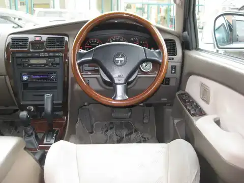 カタログ画像：ハイラックスサーフ （HILUX SURF） ＳＳＲ－Ｇ 2001年12月 GF-VZN185W 3400cc シルバーメタリック 燃費8.2km / l 内装