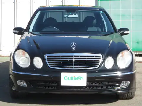 カタログ画像：Ｅクラス （E-CLASS） Ｅ３２０ アバンギャルド 2004年4月 GH-211065C 3200cc メラナイトブラック（Ｍ）ｏｒエメラルドブラック（Ｍ）ｏｒオブシディアンブラック（Ｍ） 燃費8.5km / l フロント