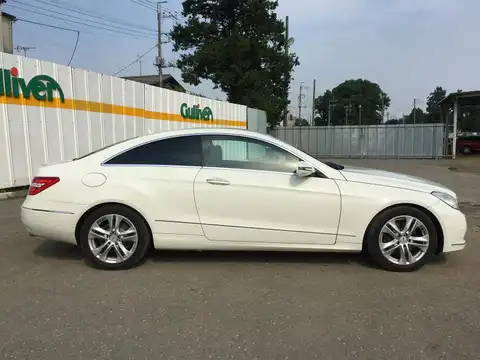 カタログ画像：Ｅクラス （E-CLASS） Ｅ３５０ クーペ 2009年7月 DBA-207356 3500cc カルサイトホワイト（Ｓ） 燃費9.1km / l 外装