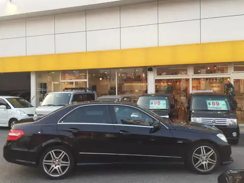 カタログ画像：Ｅクラス （E-CLASS） Ｅ２５０ ＣＧＩブルーエフィシェンシー アバンギャルド 2009年10月 DBA-212047C 1800cc オブシディアンブラック（Ｍ） 燃費10.8km / l 外装