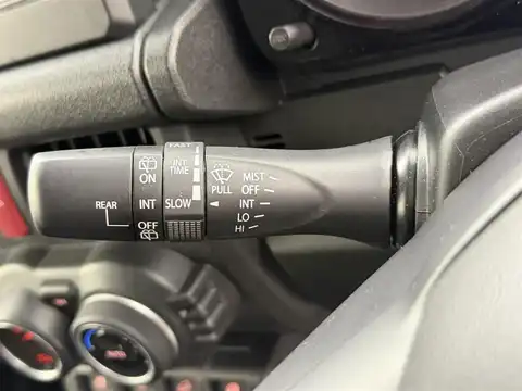 カタログ画像：ジムニーノマド （JIMNY NOMADE） ＦＣ 2025年4月 3BA-JC74W 1500cc ブルーイッシュブラックパール4 燃費13.6km / l 内装